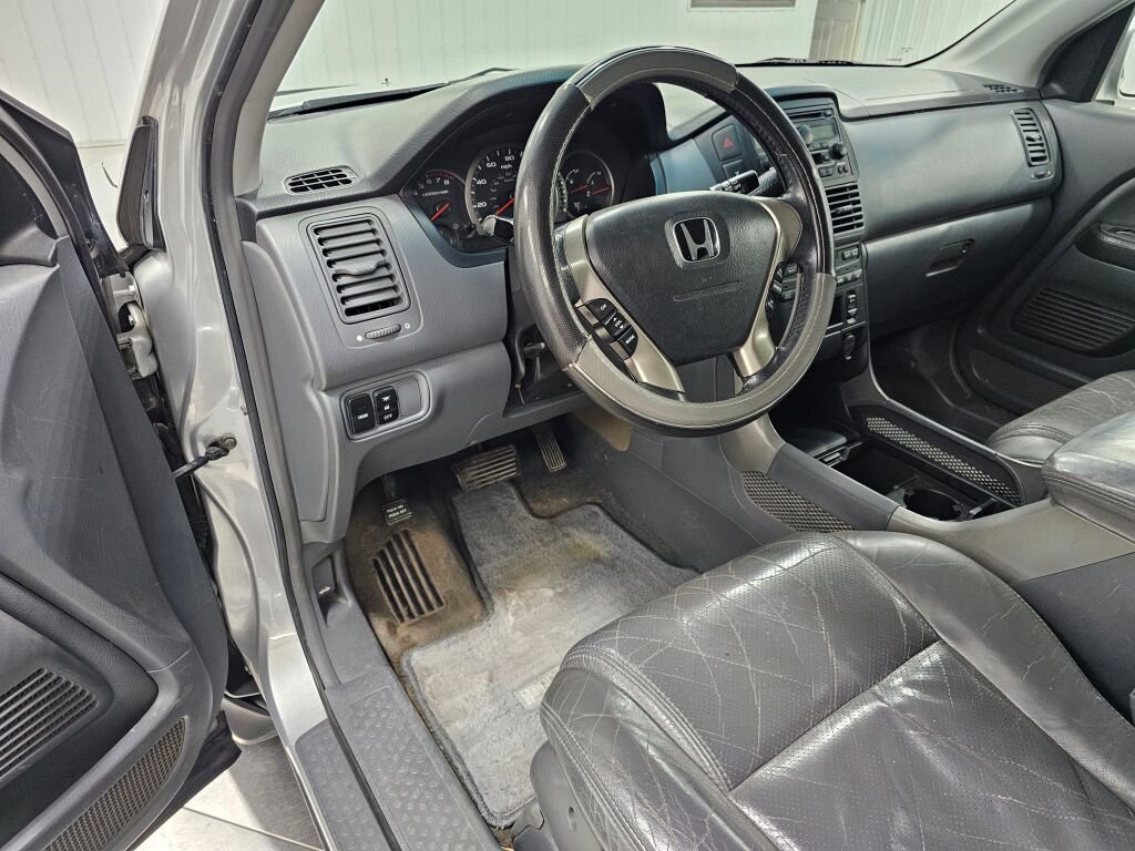 Used 2004 Honda Pilot EX image 29