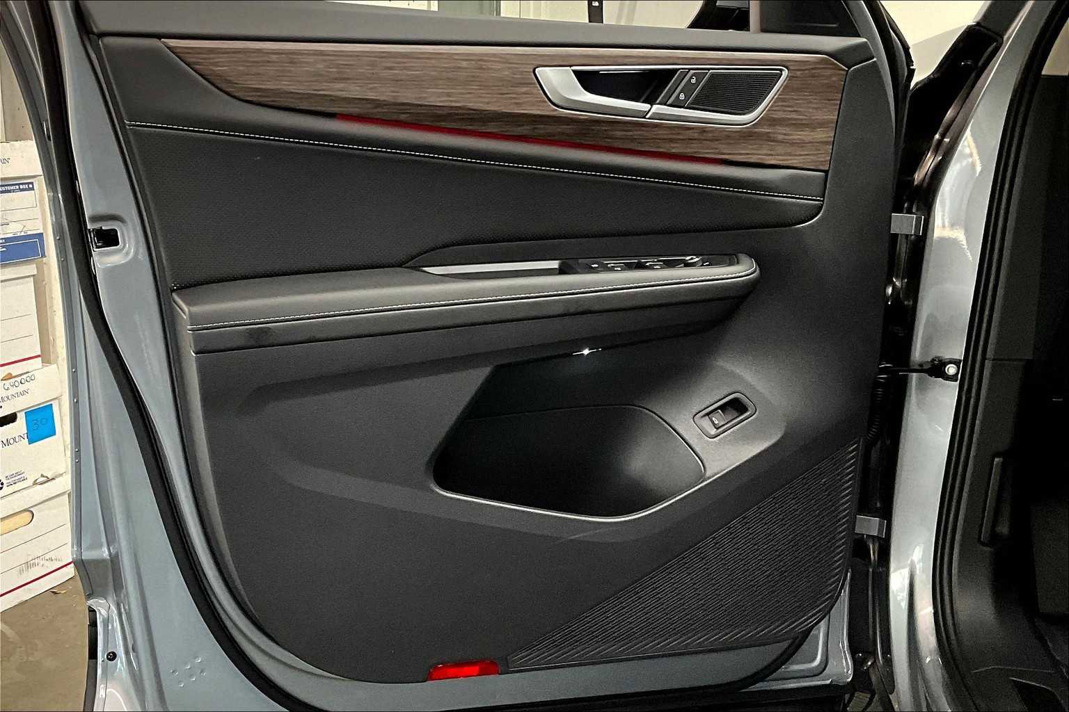 New 2026 Volkswagen Atlas SEL image 23