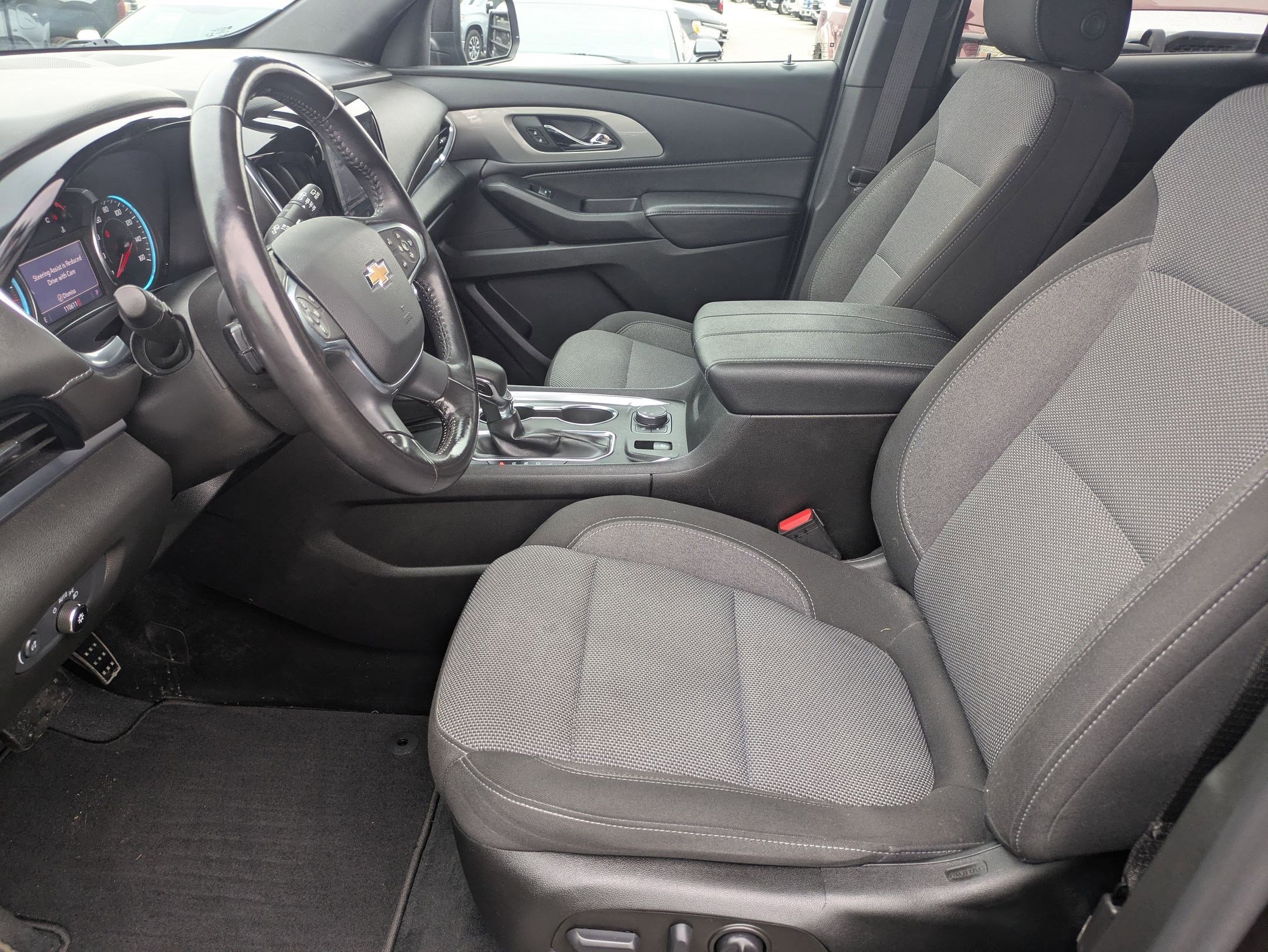 Used 2022 Chevrolet Traverse LT image 8