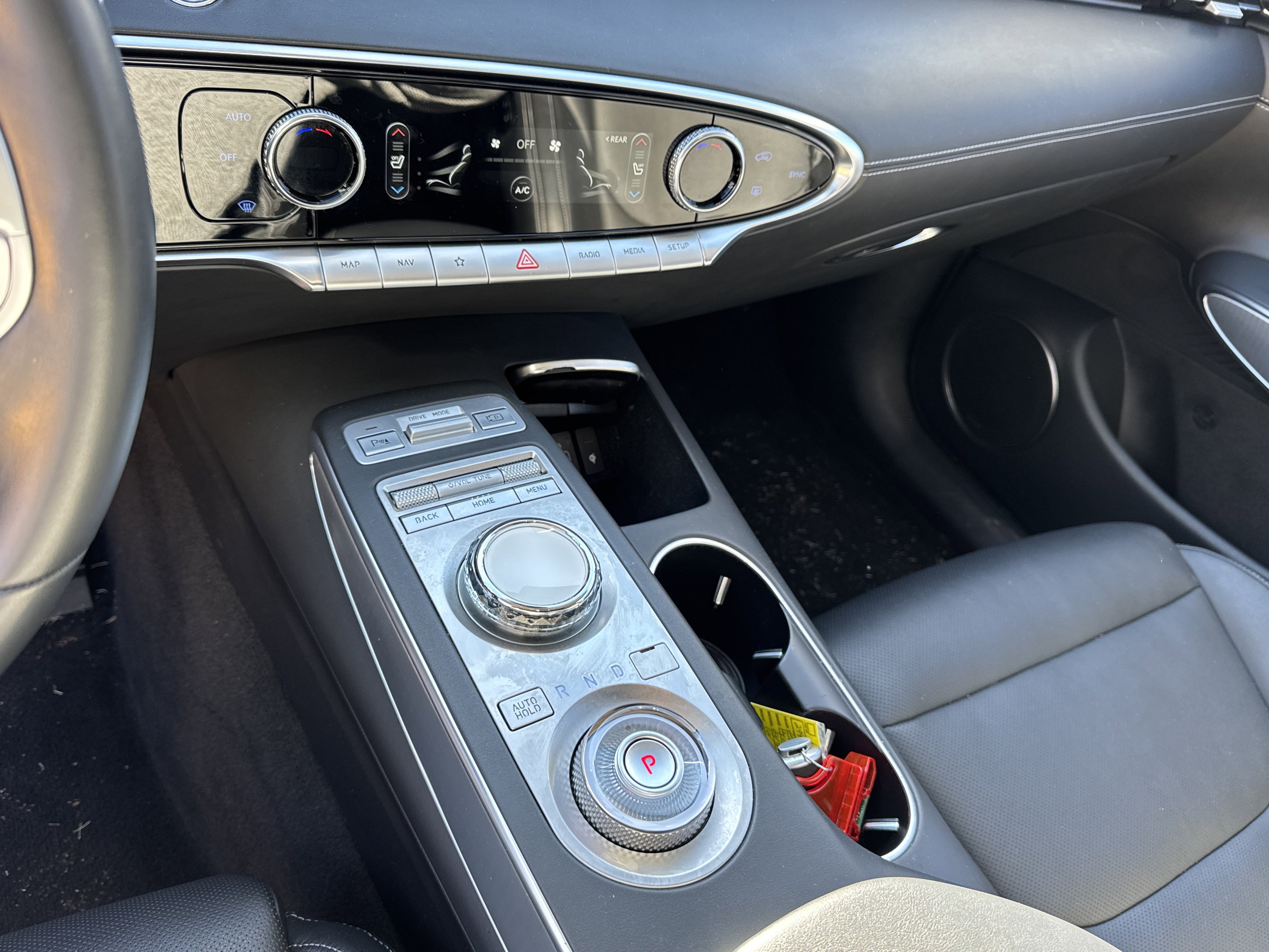 Used 2022 Genesis GV70 2.5T w/ Select Package image 30