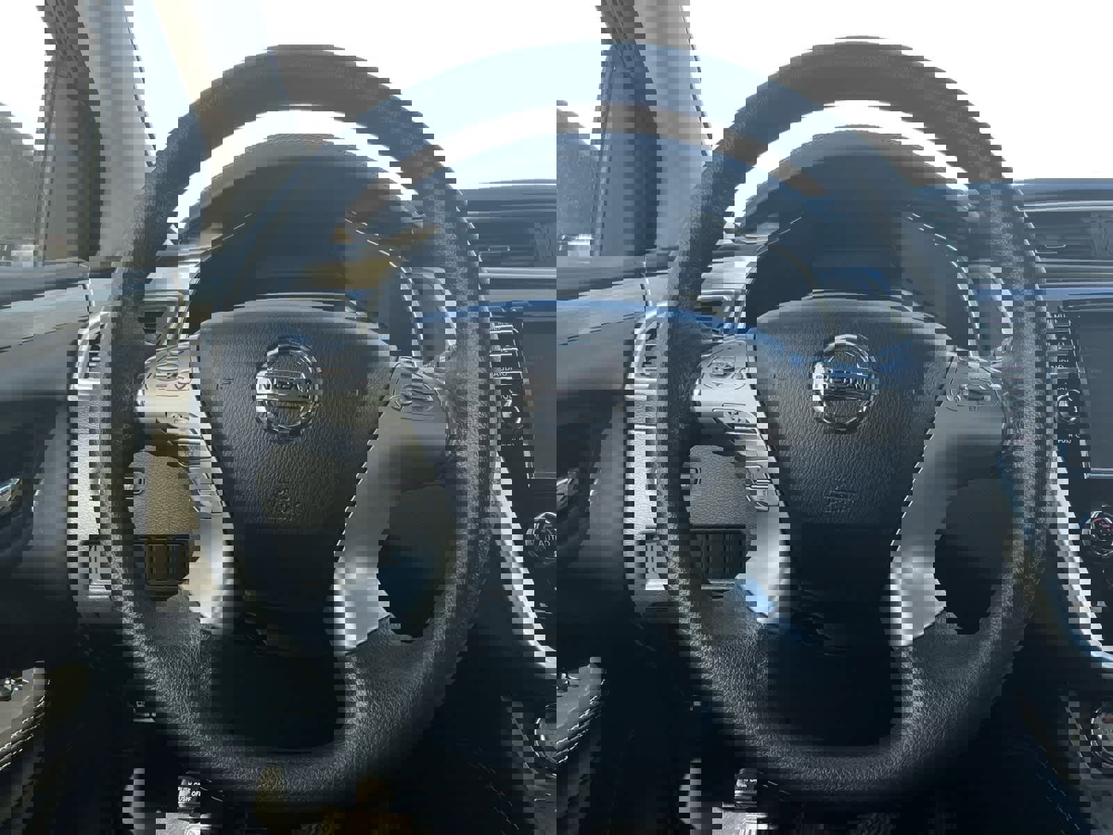 Used 2018 Nissan Murano S image 11