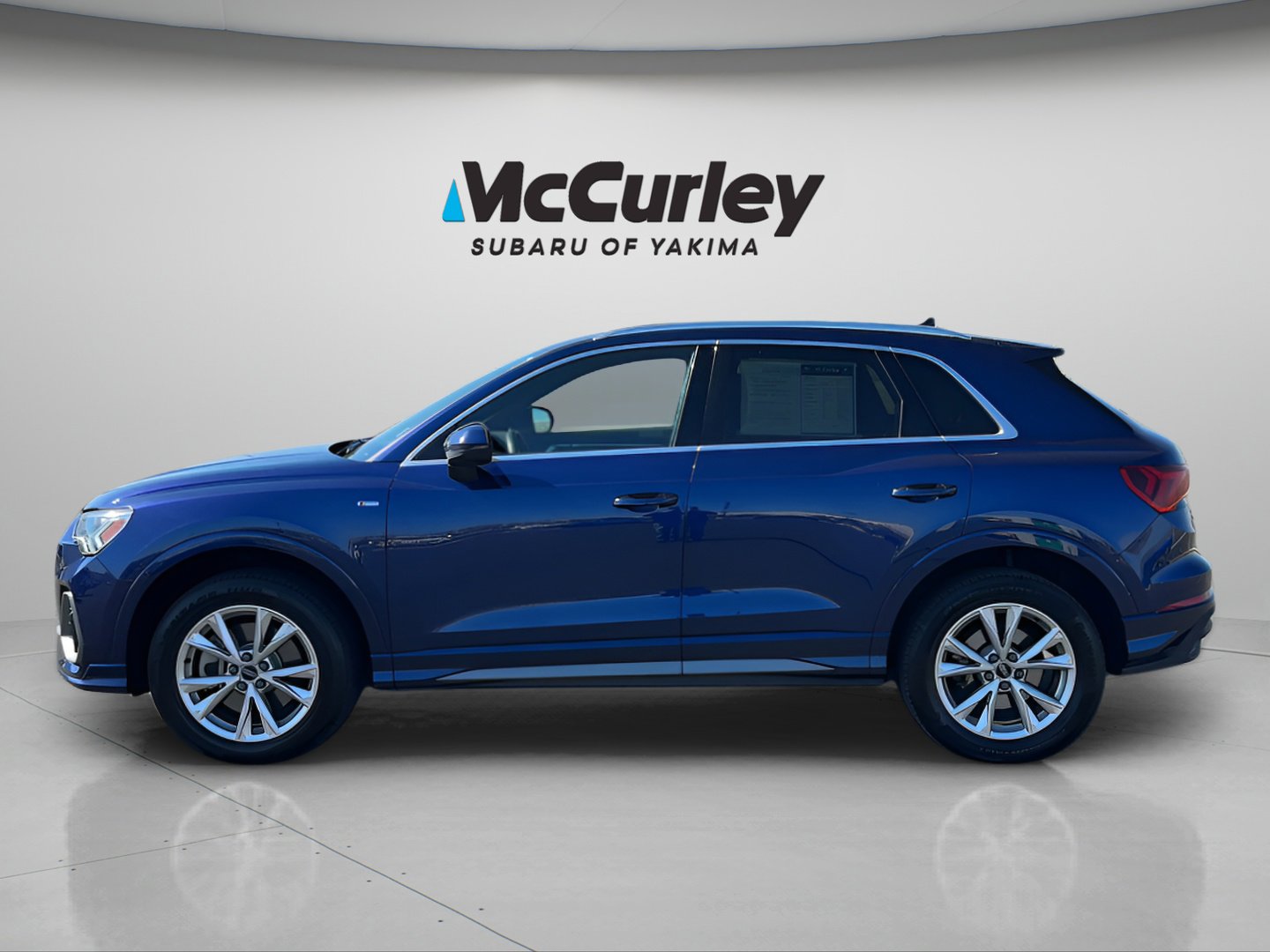 Used 2024 Audi Q3 2.0T Premium AWD/4WD image 2