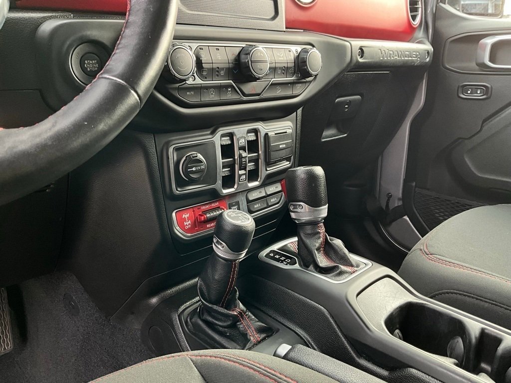 Used 2018 Jeep Wrangler Unlimited Rubicon w/ Cold Weather Group image 17