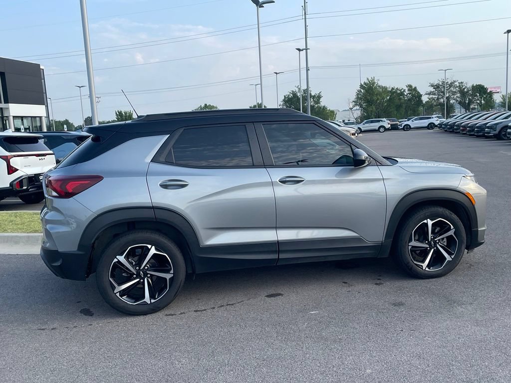 Used 2023 Chevrolet TrailBlazer RS w/ Sun and Liftgate Package FWD image 8