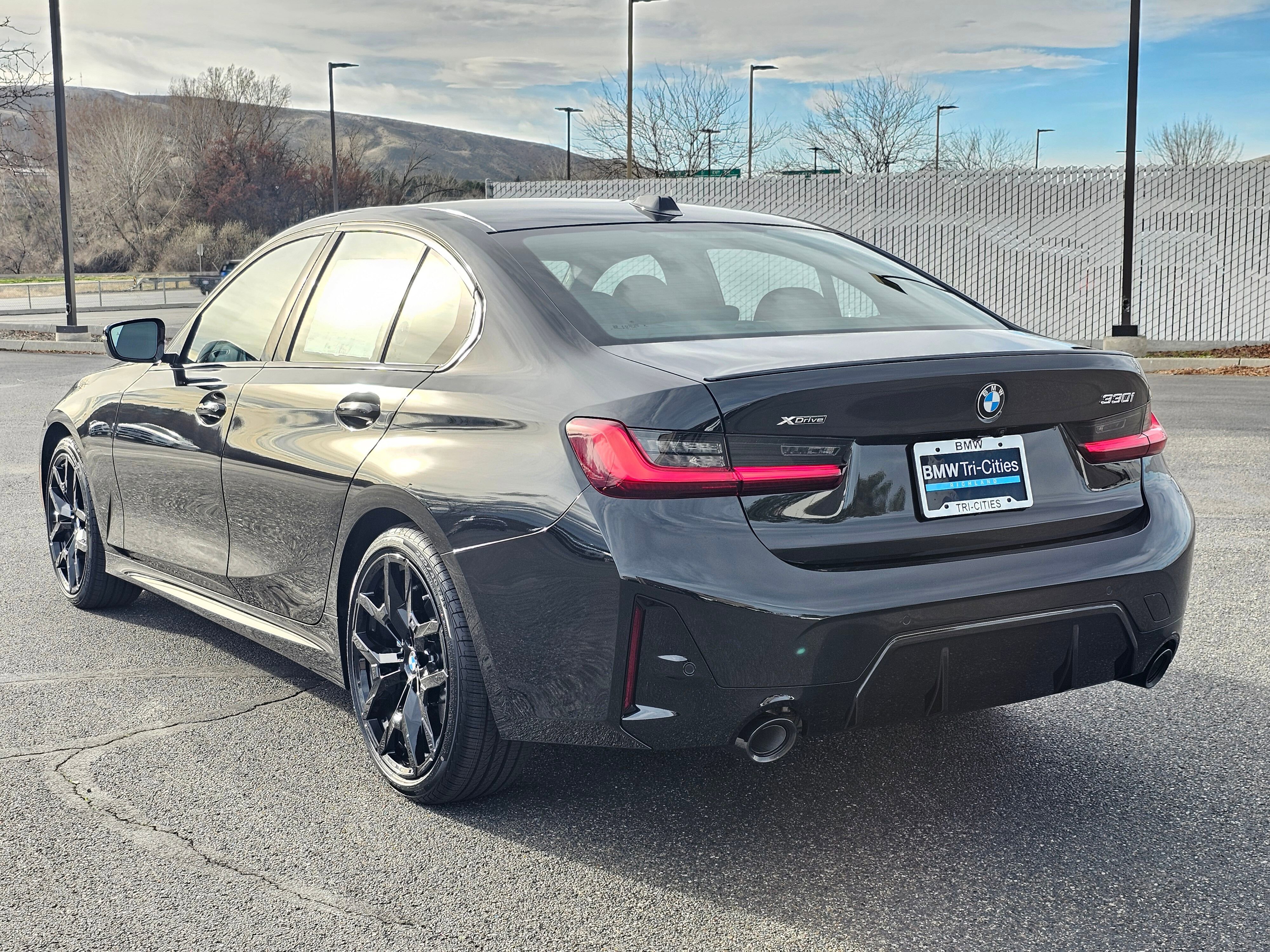 New 2026 BMW 330i xDrive Sedan w/ M Sport Package image 4