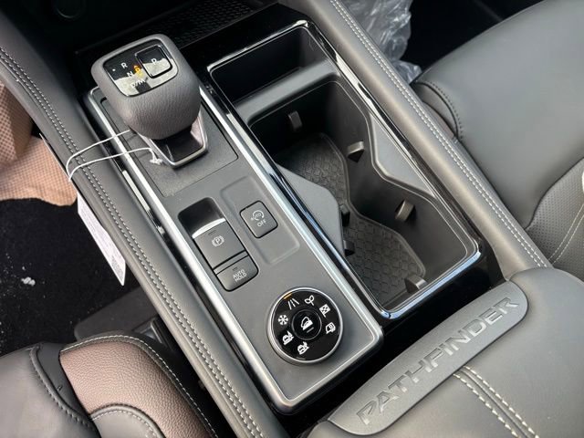 New 2025 Nissan Pathfinder Platinum image 13