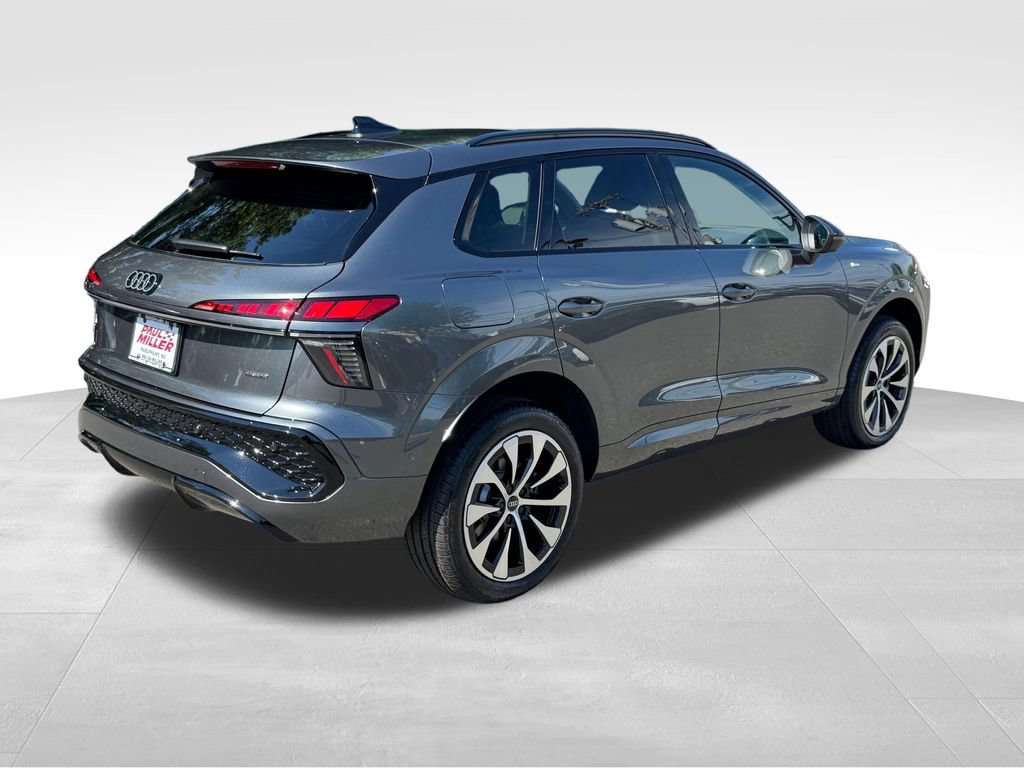 New 2026 Audi Q3 quattro 2.0T AWD/4WD image 7