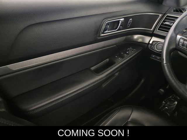 Used 2019 Ford Explorer XLT w/ Equipment Group 202A AWD/4WD image 31
