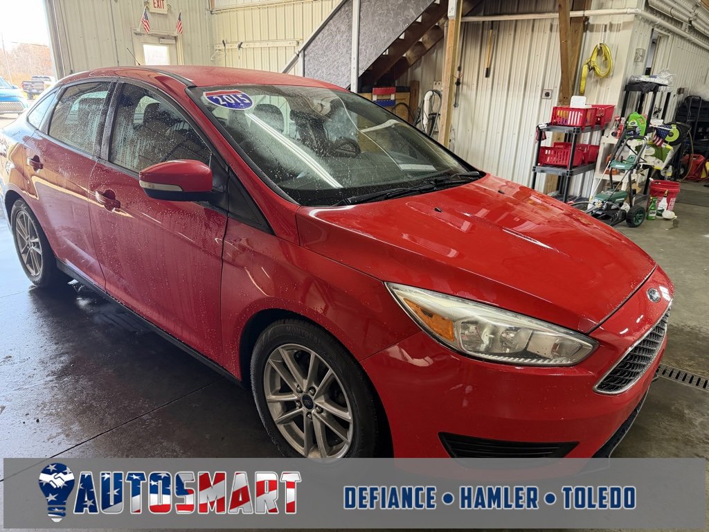 Used 2015 Ford Focus SE image 1