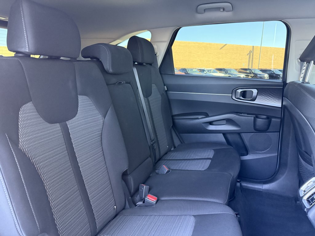 Used 2024 Kia Sorento LX image 37