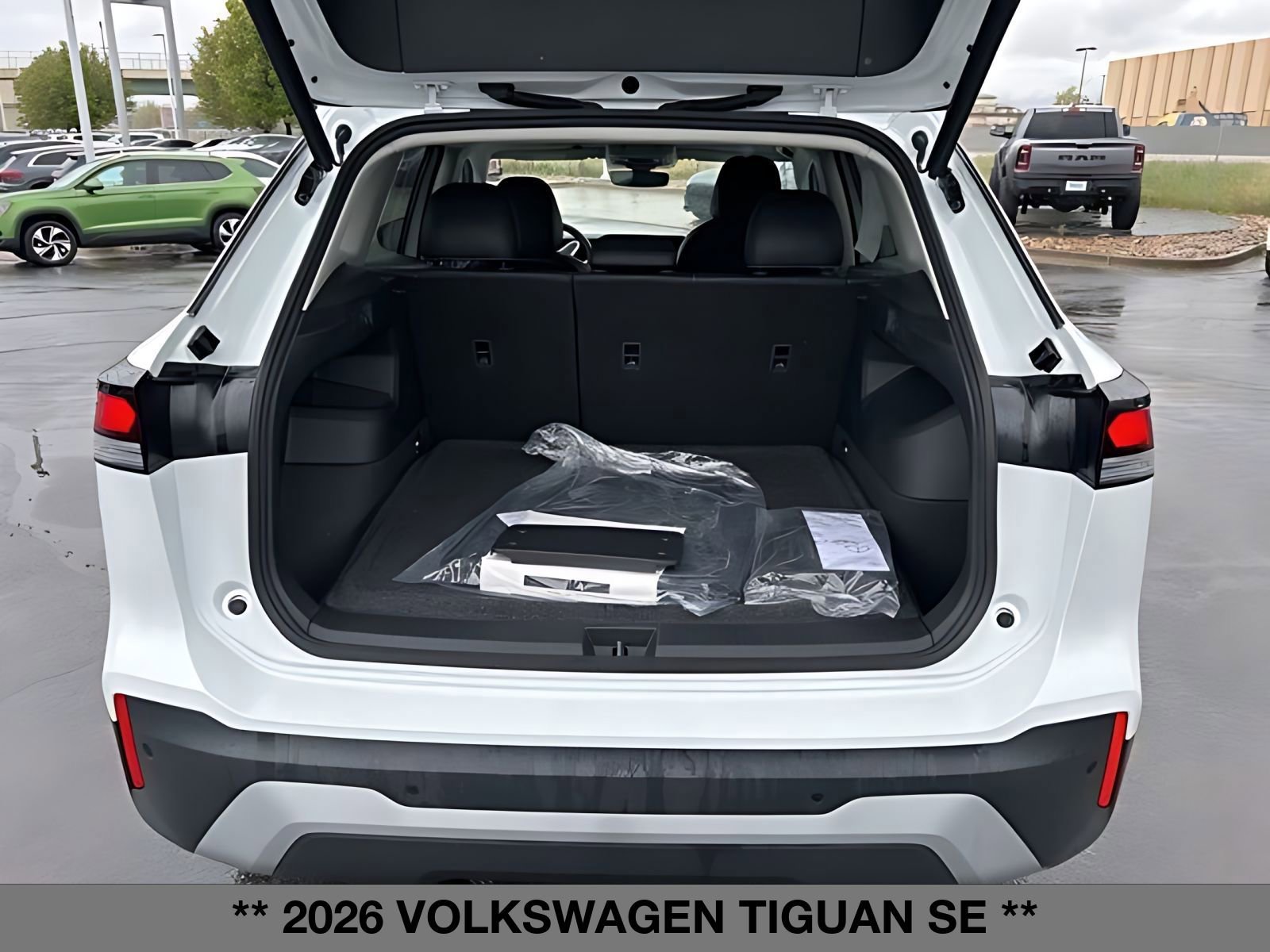 New 2026 Volkswagen Tiguan SE AWD/4WD image 15