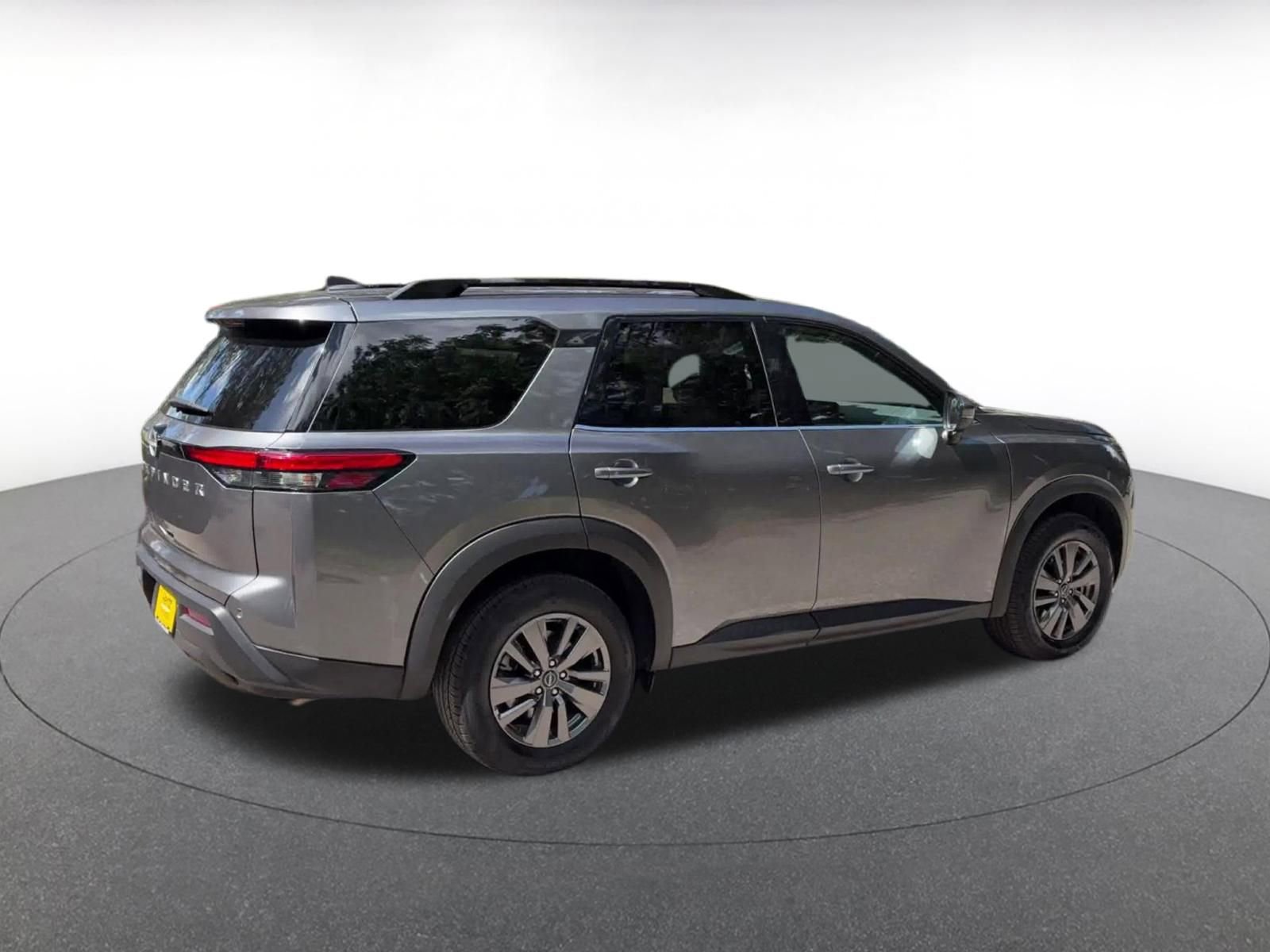 Used 2025 Nissan Pathfinder SV FWD image 15