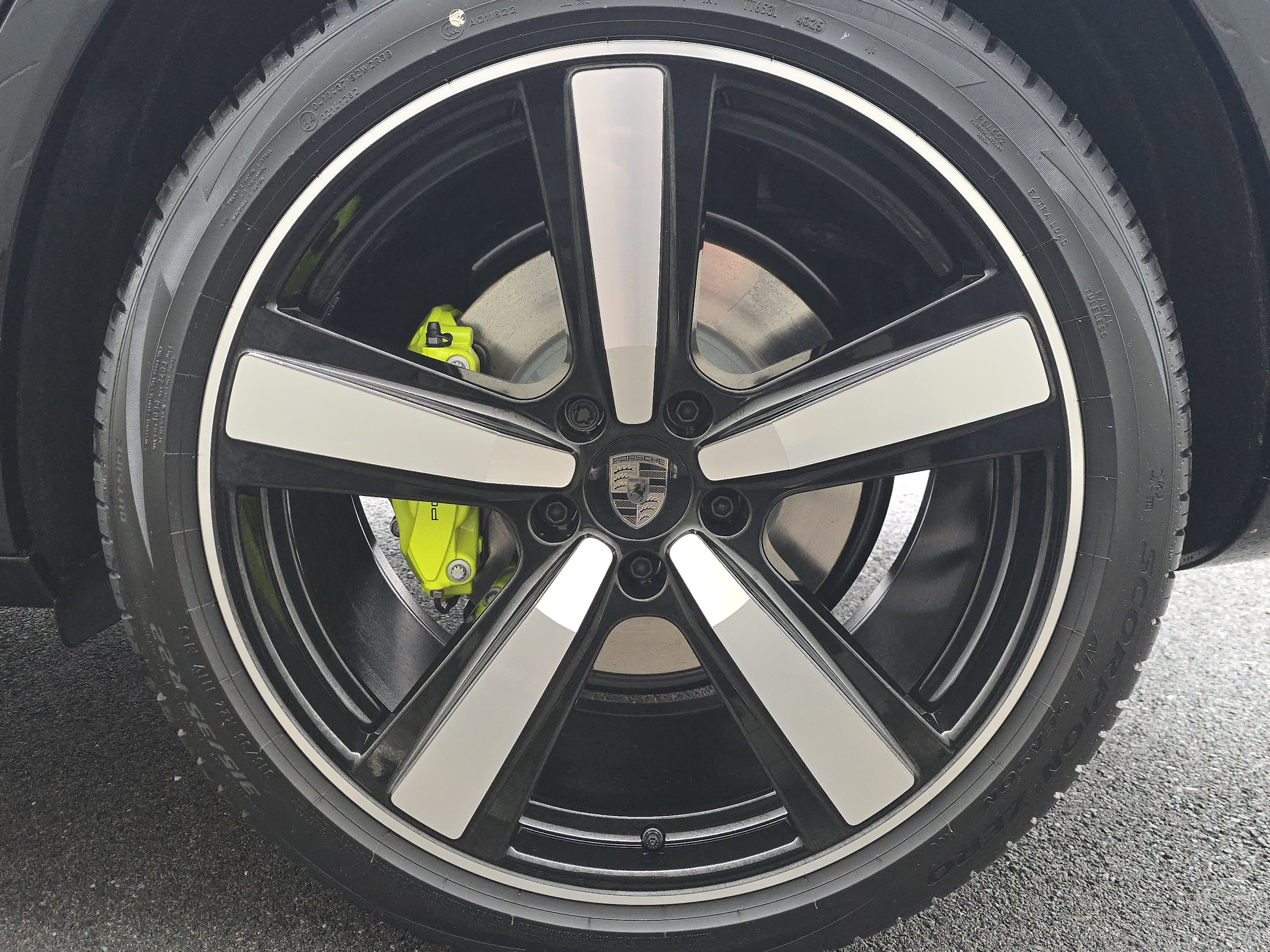 New 2026 Porsche Cayenne Turbo image 28