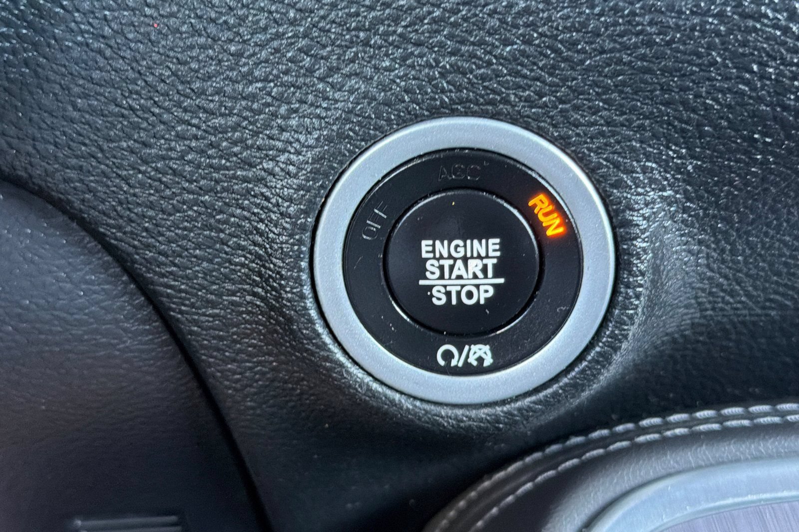 Used 2018 Dodge Challenger SXT RWD image 23