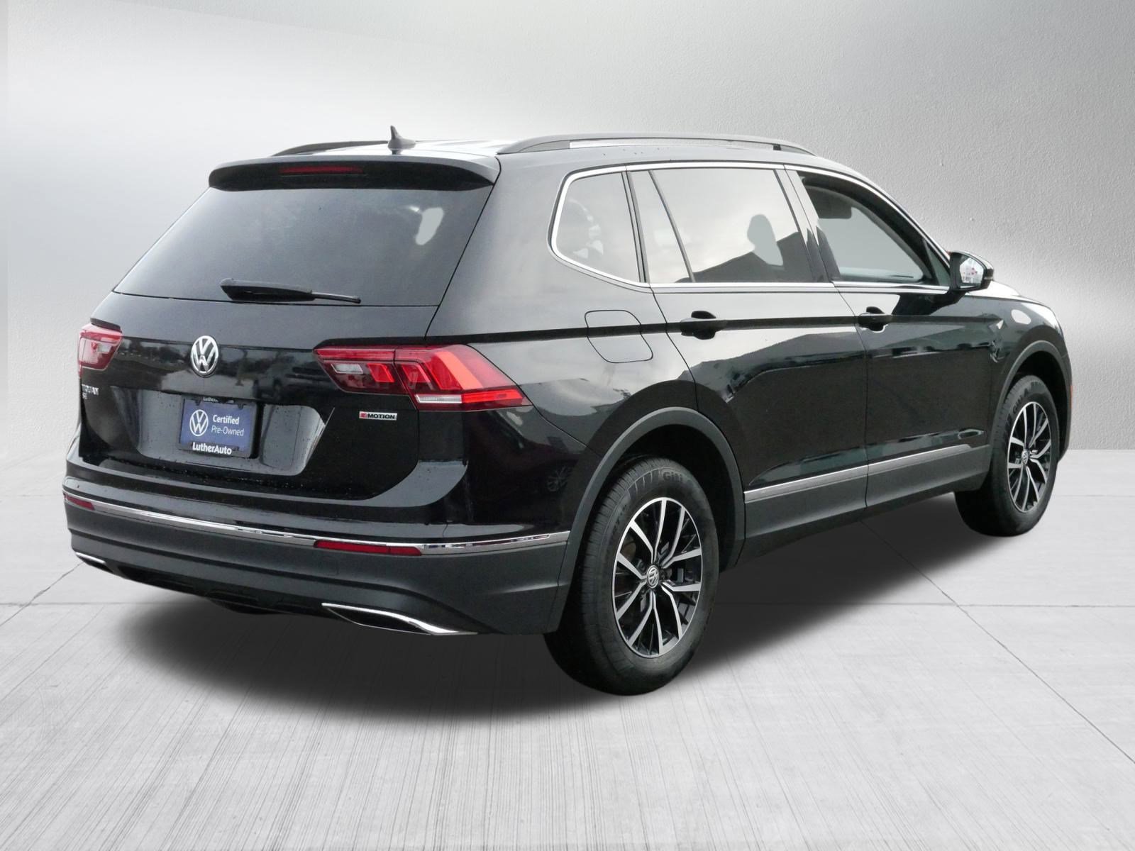 Used 2021 Volkswagen Tiguan SE w/ Panoramic Sunroof Package image 7