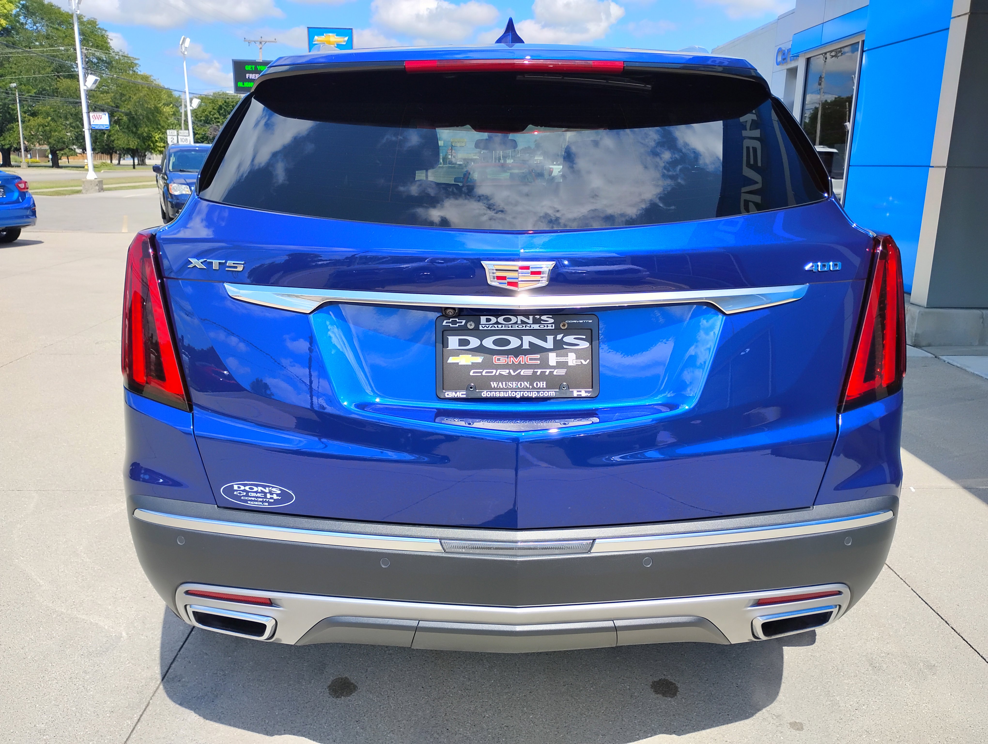 Used 2025 Cadillac XT5 Premium Luxury image 14