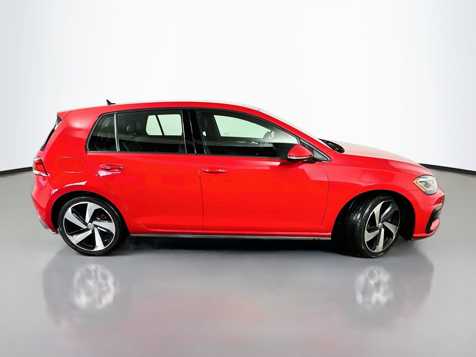 Used 2019 Volkswagen GTI SE FWD image 8