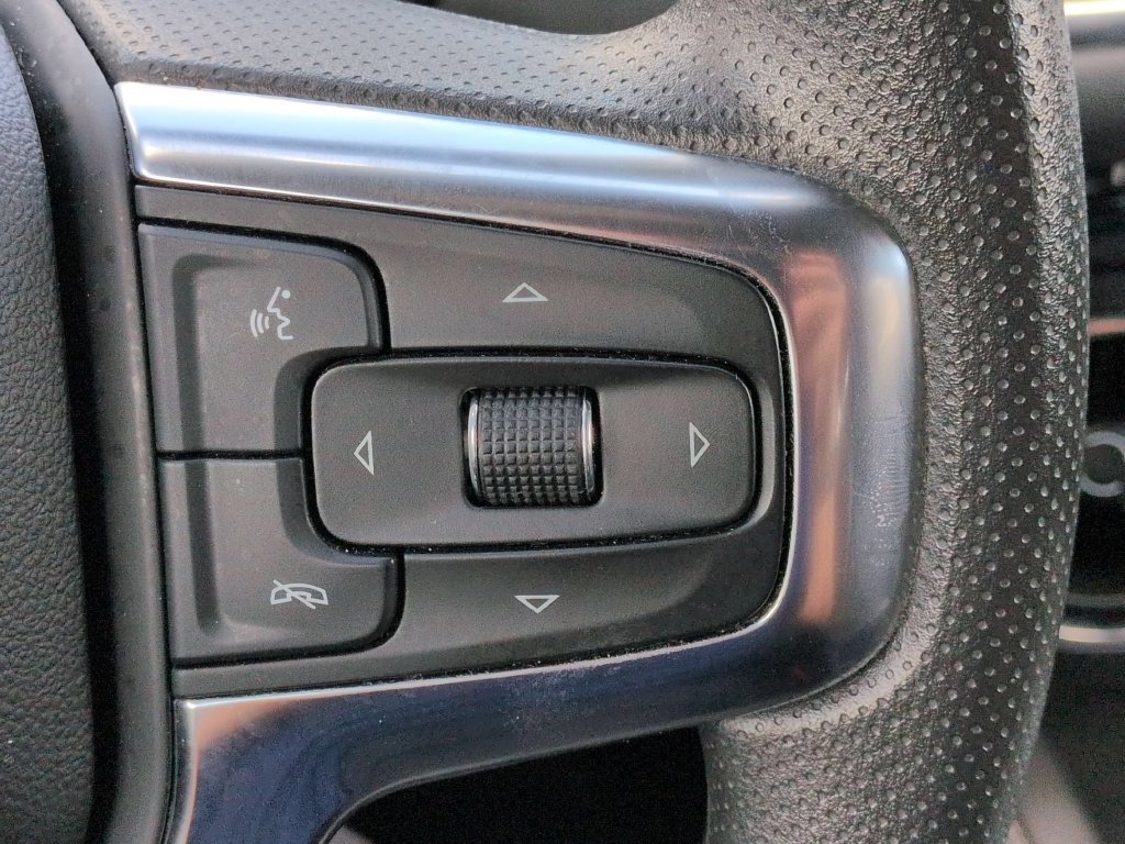 Used 2025 Chevrolet Blazer LT FWD image 21