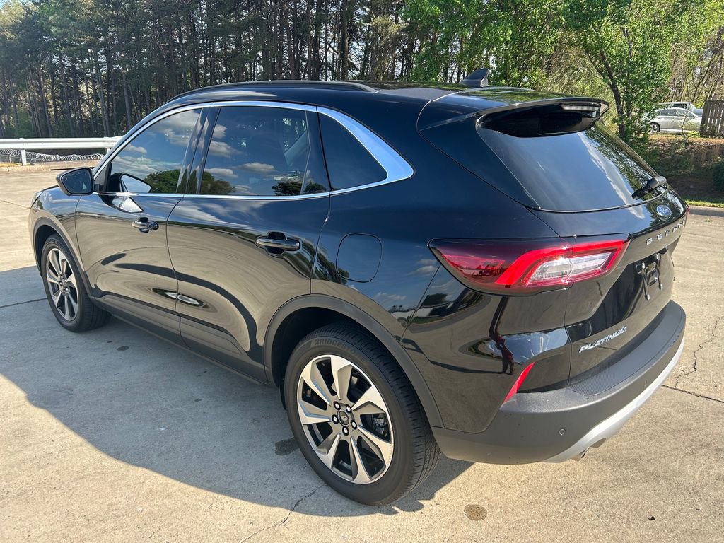 Used 2023 Ford Escape Platinum AWD/4WD image 3