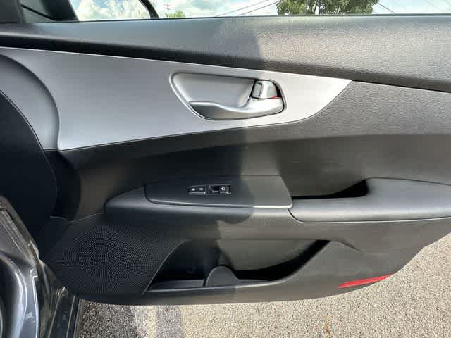 Used 2024 Kia Forte LXS w/ LXS Technology Package FWD image 19