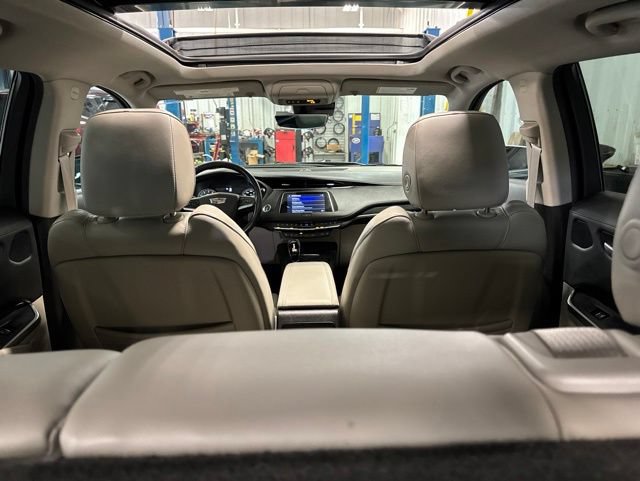 Used 2023 Cadillac XT4 Premium Luxury w/ Enhanced Visibility Package FWD image 16
