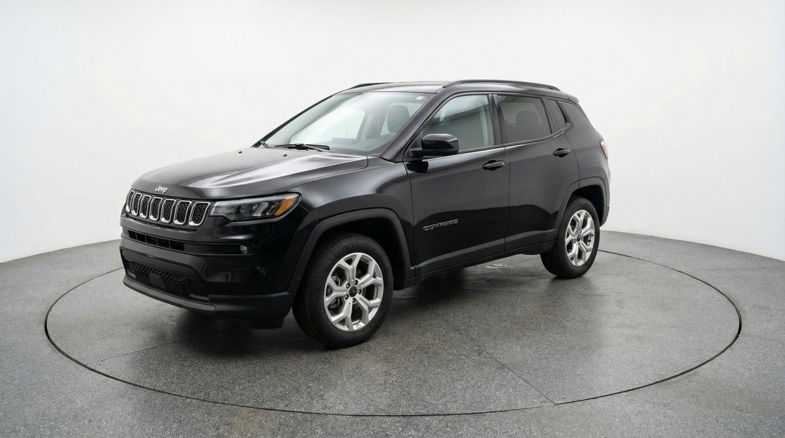 Used 2025 Jeep Compass Latitude AWD/4WD image 3