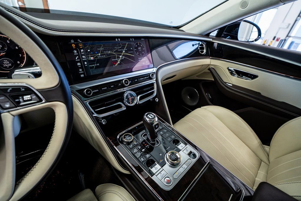 Used 2020 Bentley Flying Spur W12 image 45