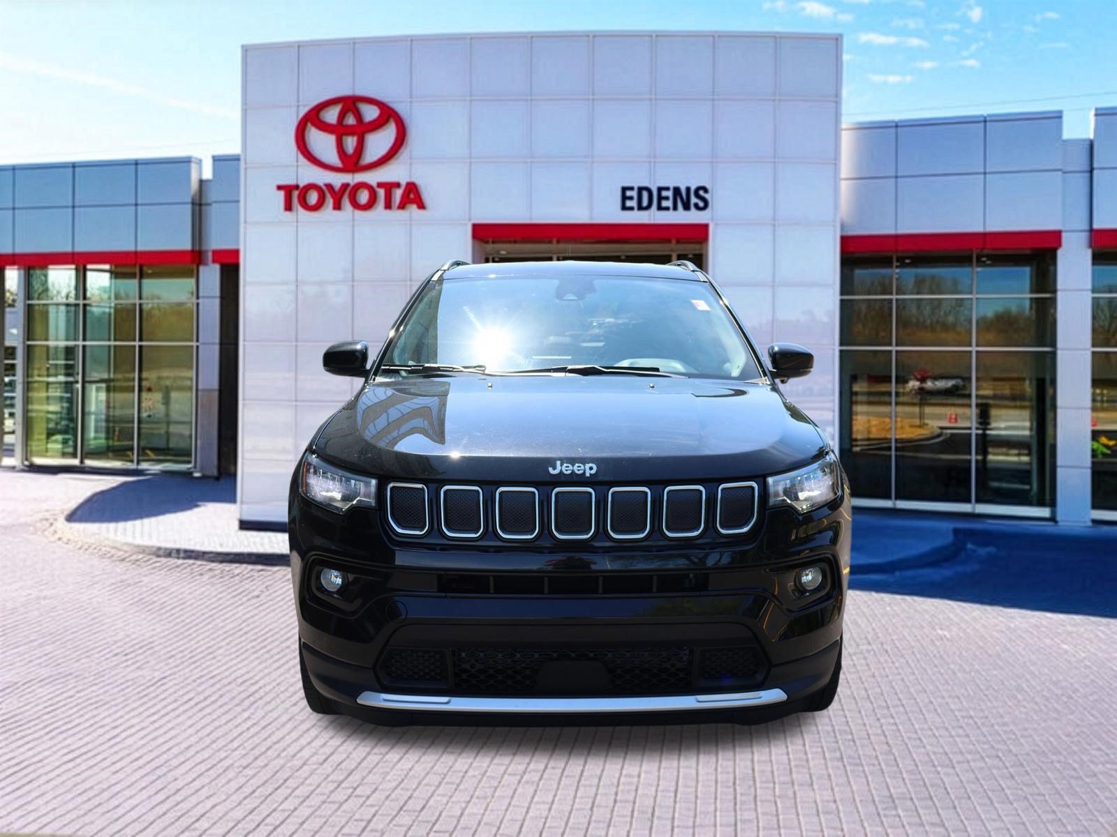 Used 2022 Jeep Compass Limited AWD/4WD image 11