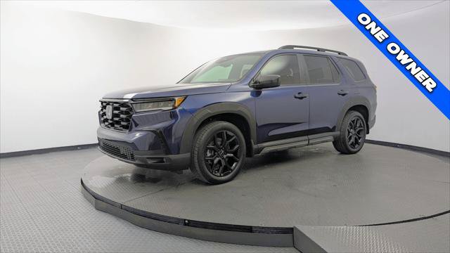 Used 2025 Honda Pilot Sport image 2