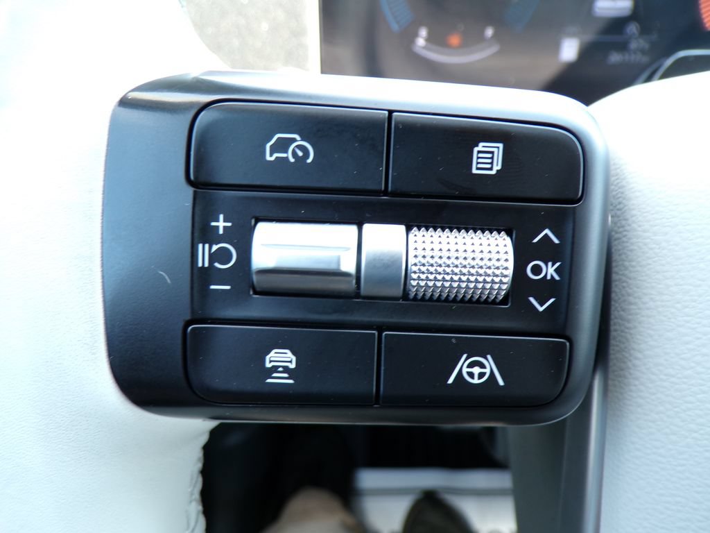 Certified 2025 Hyundai Santa Fe SEL AWD/4WD image 28