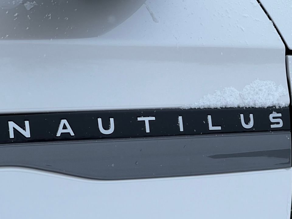 New 2026 Lincoln Nautilus Reserve w/ Jet Appearance Package AWD/4WD image 2
