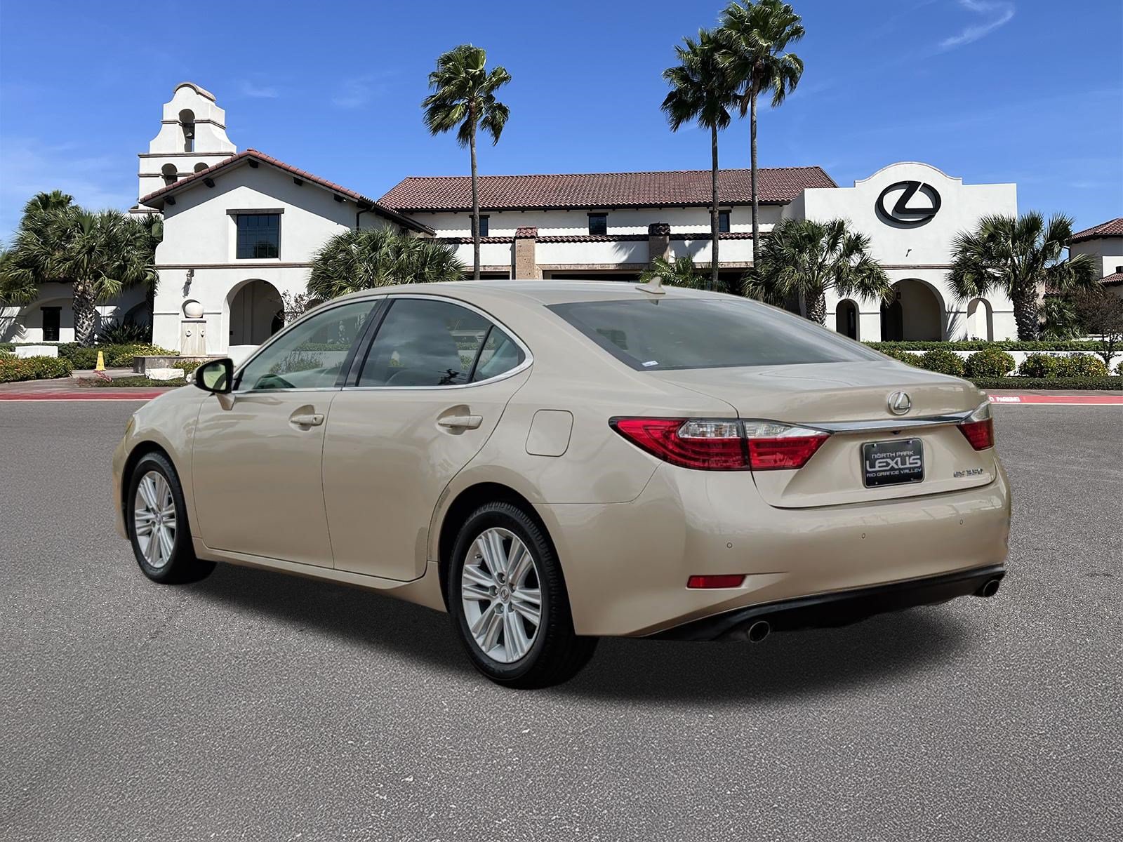 Used 2013 Lexus ES 350 w/ Premium Pkg FWD image 4