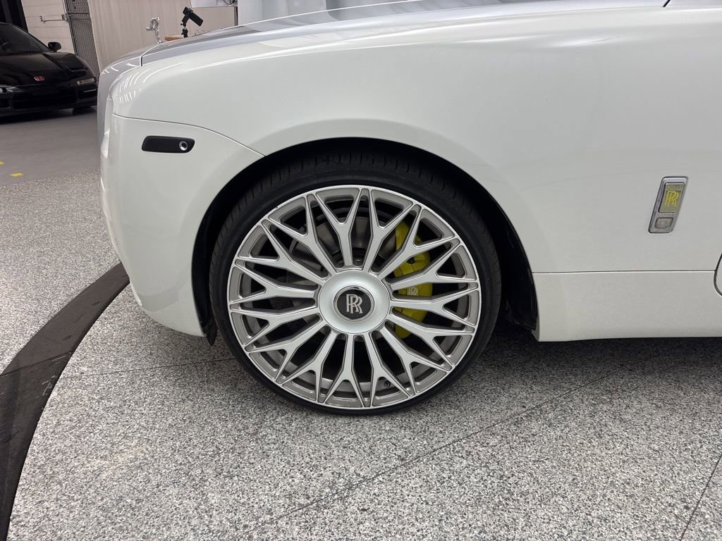 Used 2016 Rolls-Royce Wraith RWD image 31