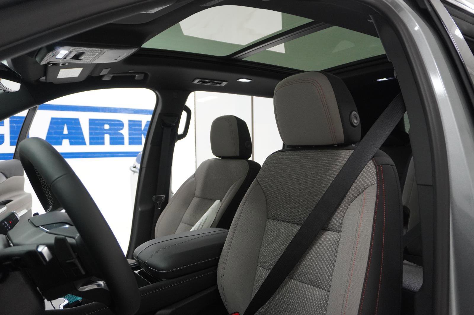 New 2026 Chevrolet Traverse LT w/ Sun and Wheel Package image 18