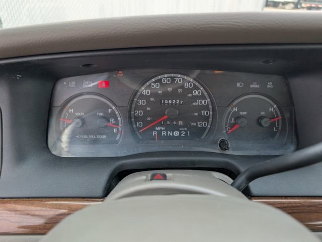 Used 2002 Ford Crown Victoria LX image 11
