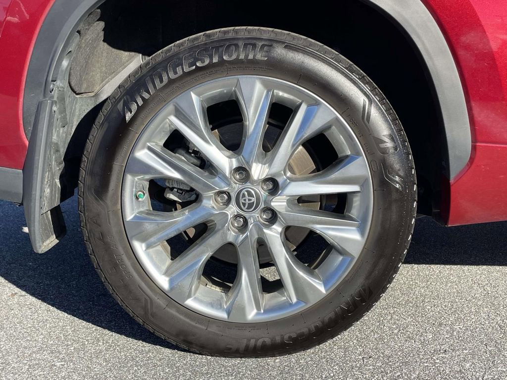 Used 2023 Toyota Highlander Limited image 34