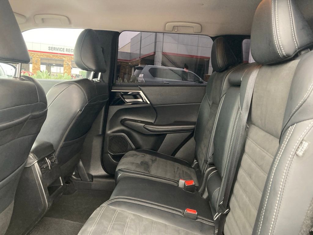 Used 2024 Mitsubishi Outlander SE FWD image 11