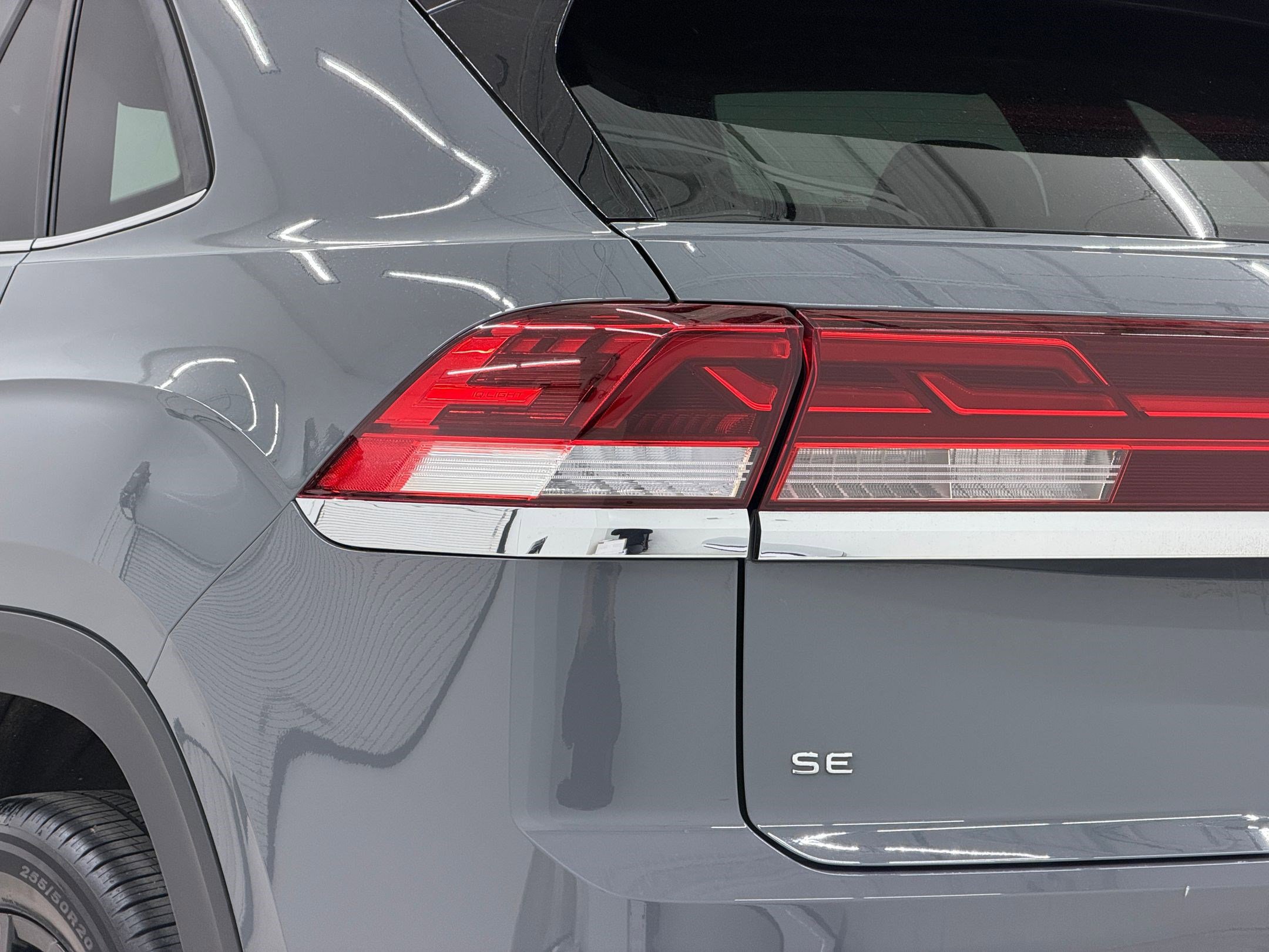 Used 2024 Volkswagen Atlas Cross Sport SE image 13