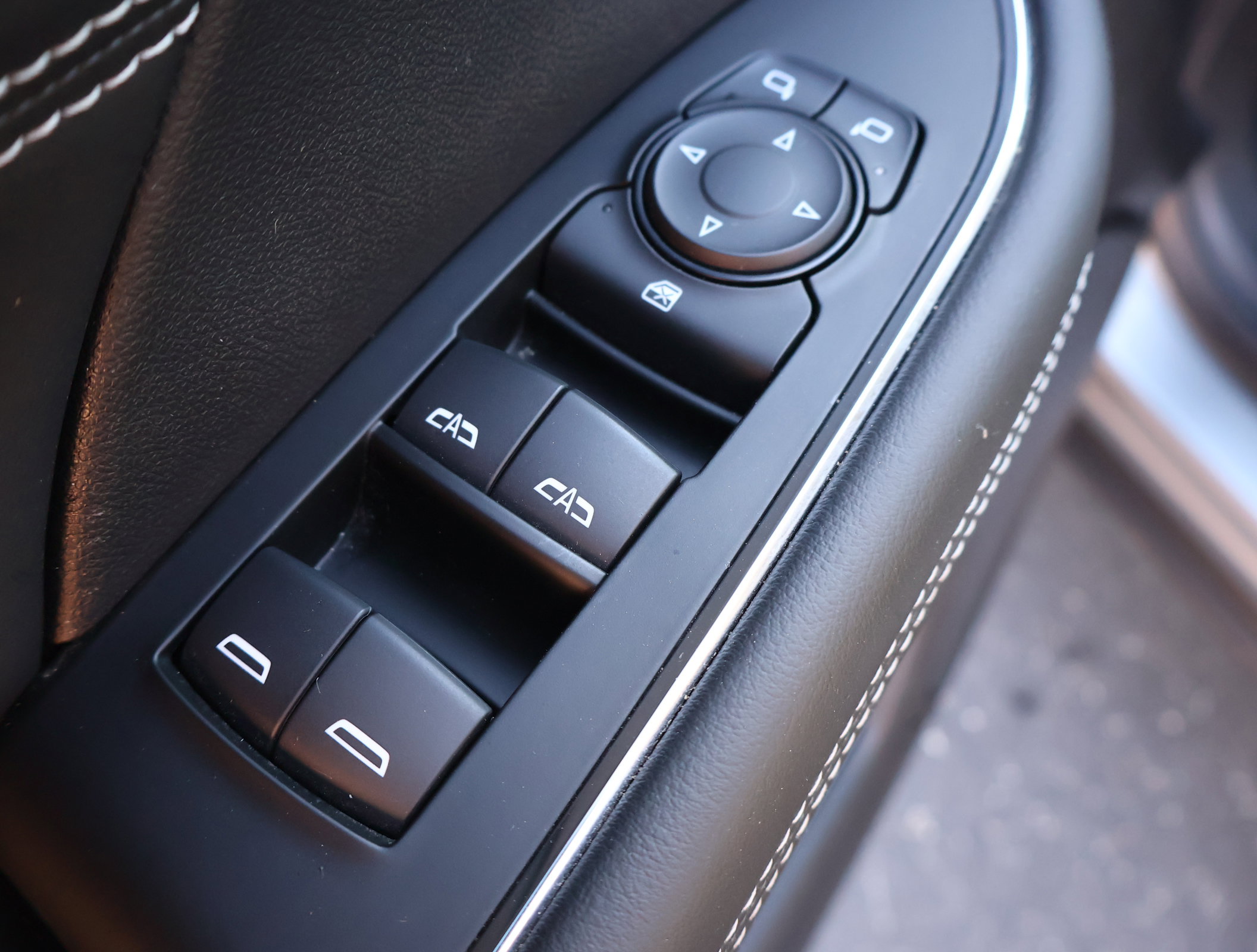 Used 2023 Buick Envision Preferred image 8