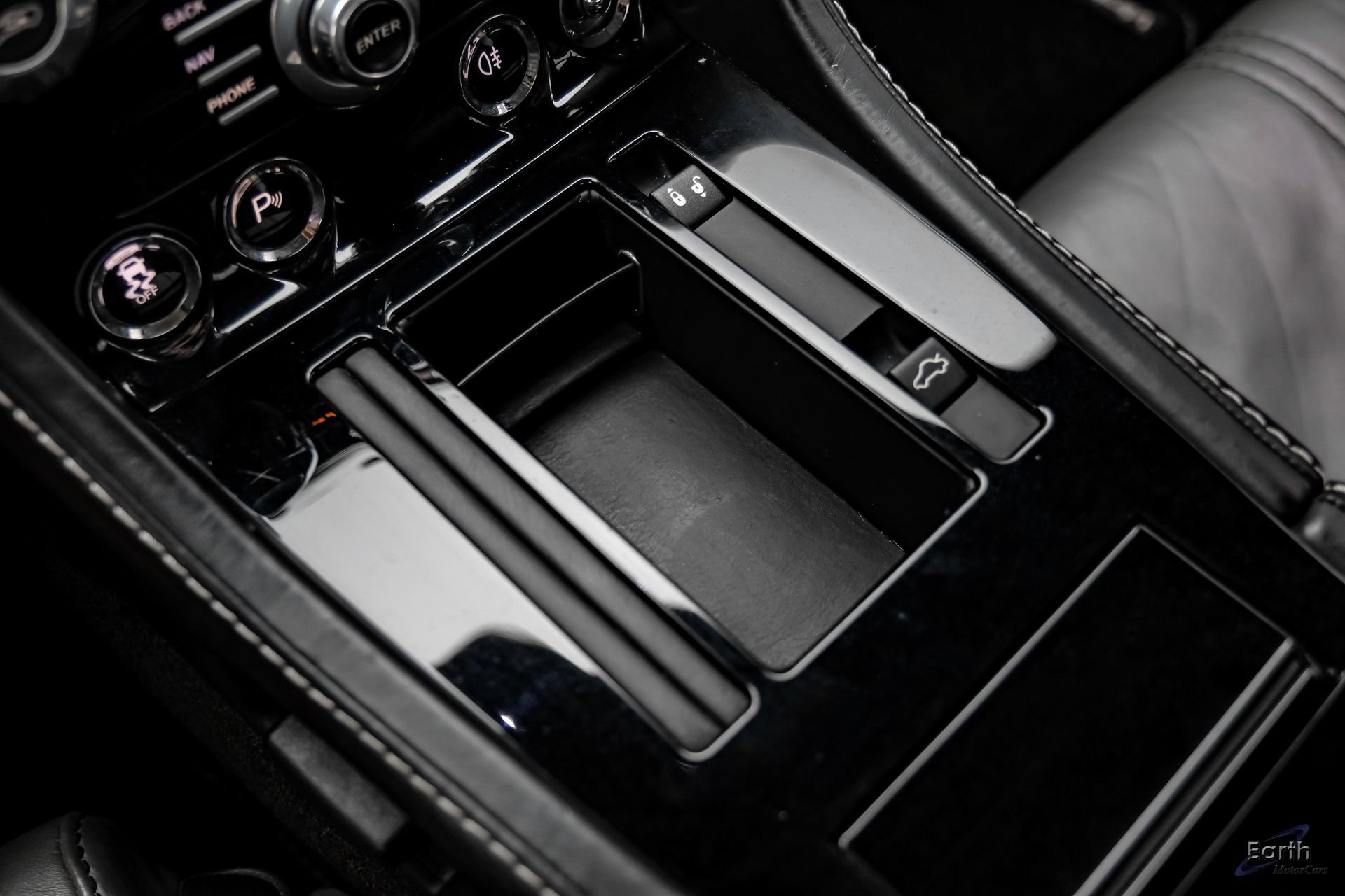 Used 2014 Aston Martin V8 Vantage S RWD image 53