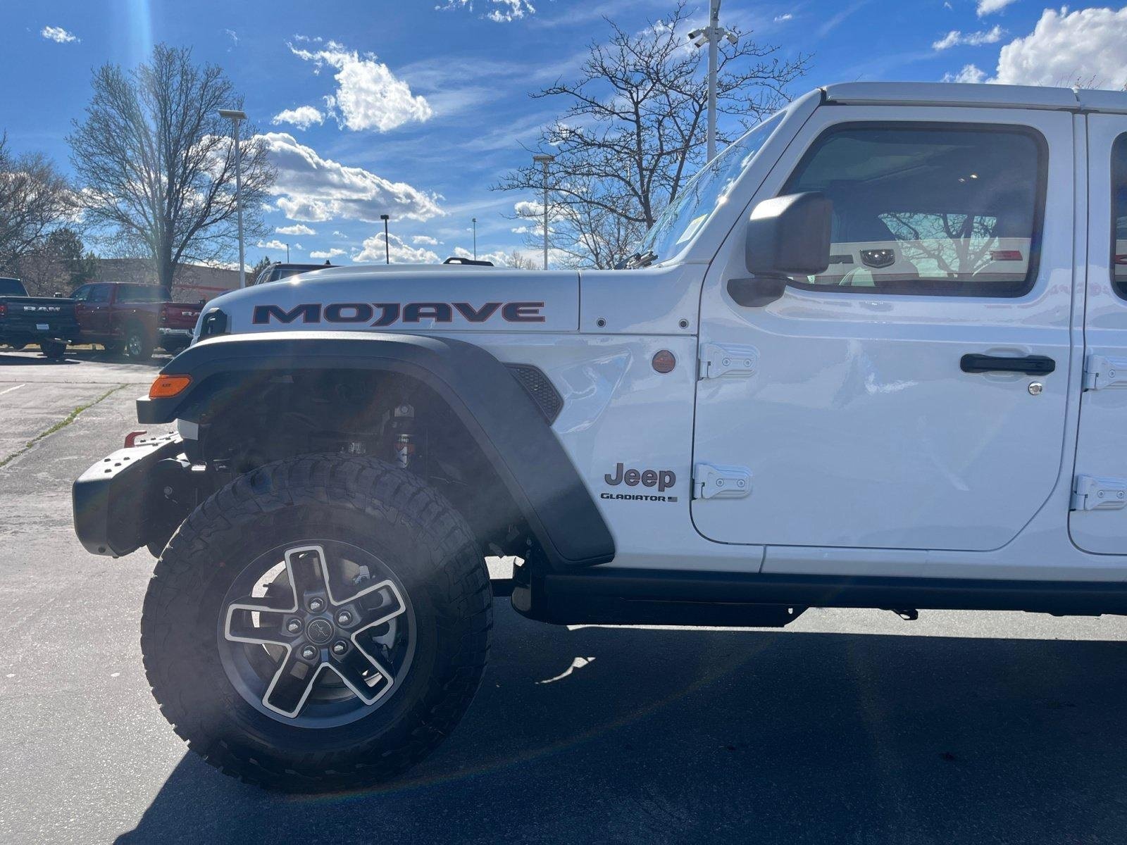 New 2026 Jeep Gladiator Mojave w/ Steel Bumper Group AWD/4WD image 9