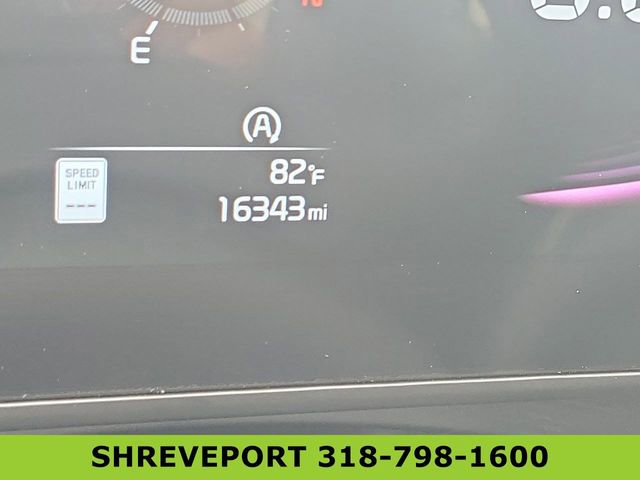 Used 2025 Kia Sportage EX image 12