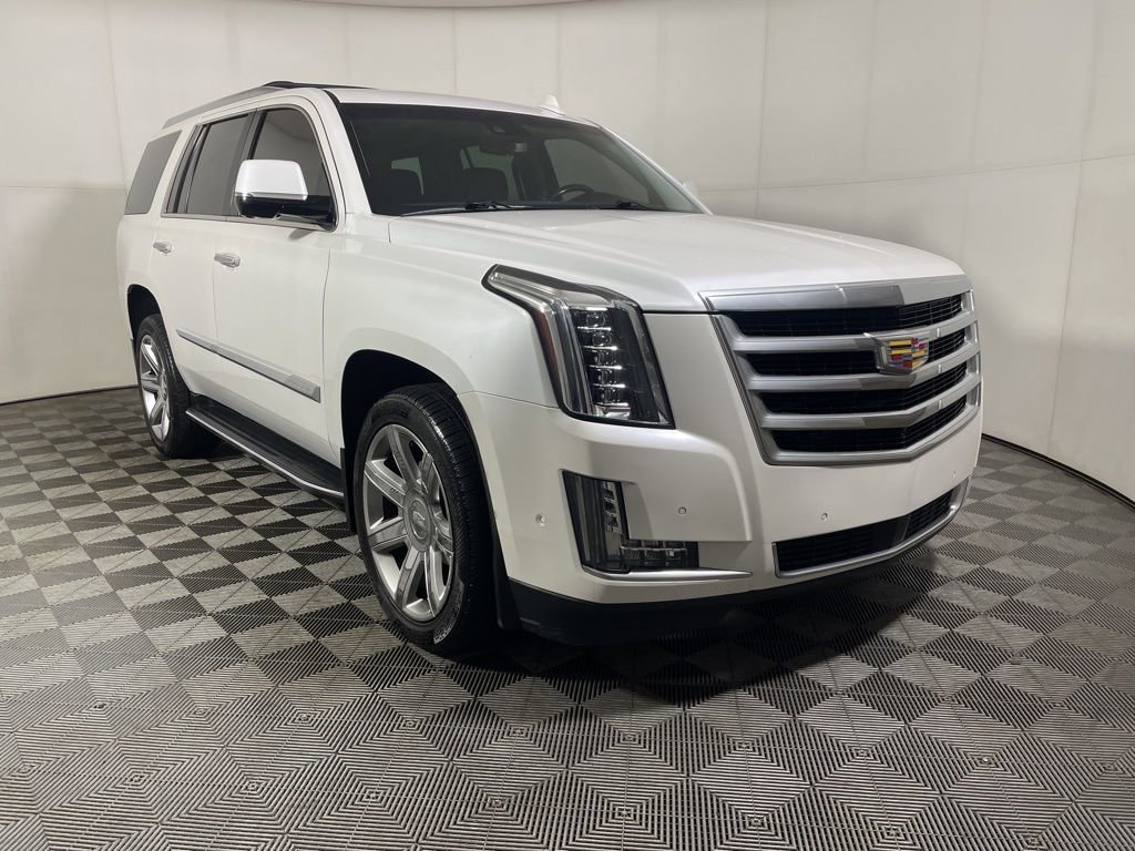 Used 2019 Cadillac Escalade Premium Luxury AWD/4WD image 2