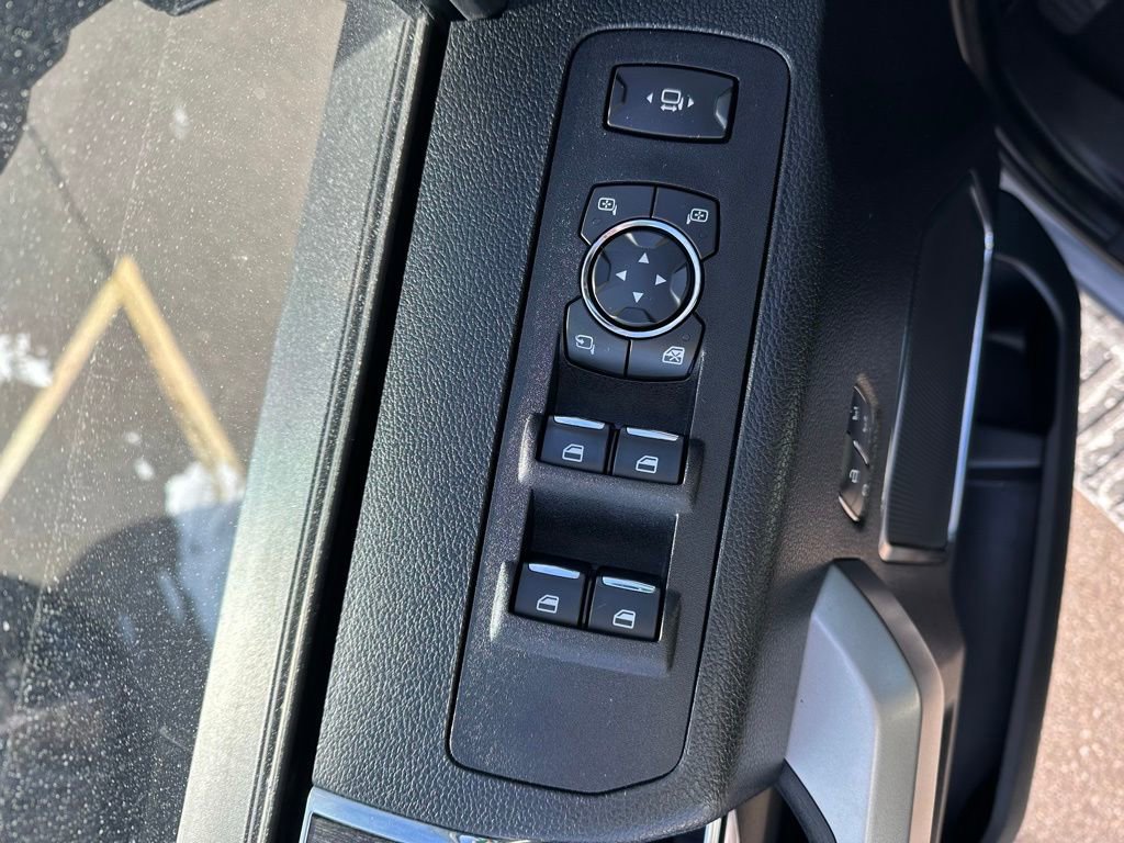 Used 2020 Ford F550 4x4 Crew Cab Super Duty w/ Lariat Value Package image 19