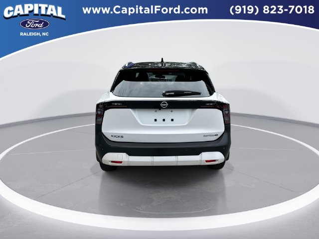 Used 2025 Nissan Kicks SV w/ SV Premium Package FWD image 7