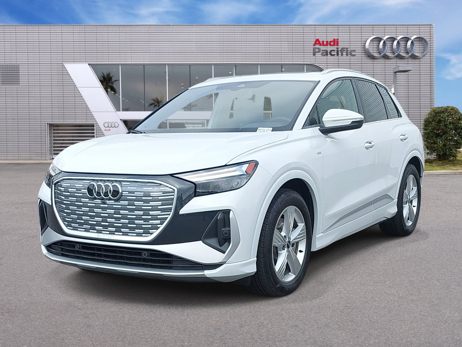Used 2025 Audi Q4 e-tron Premium w/ Convenience Package