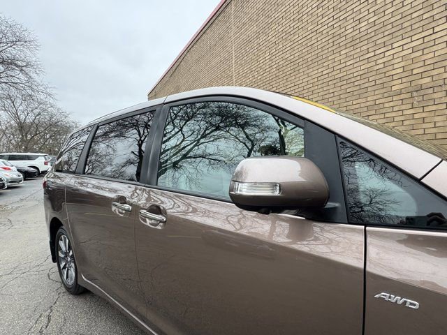 Used 2019 Toyota Sienna Limited Premium image 7