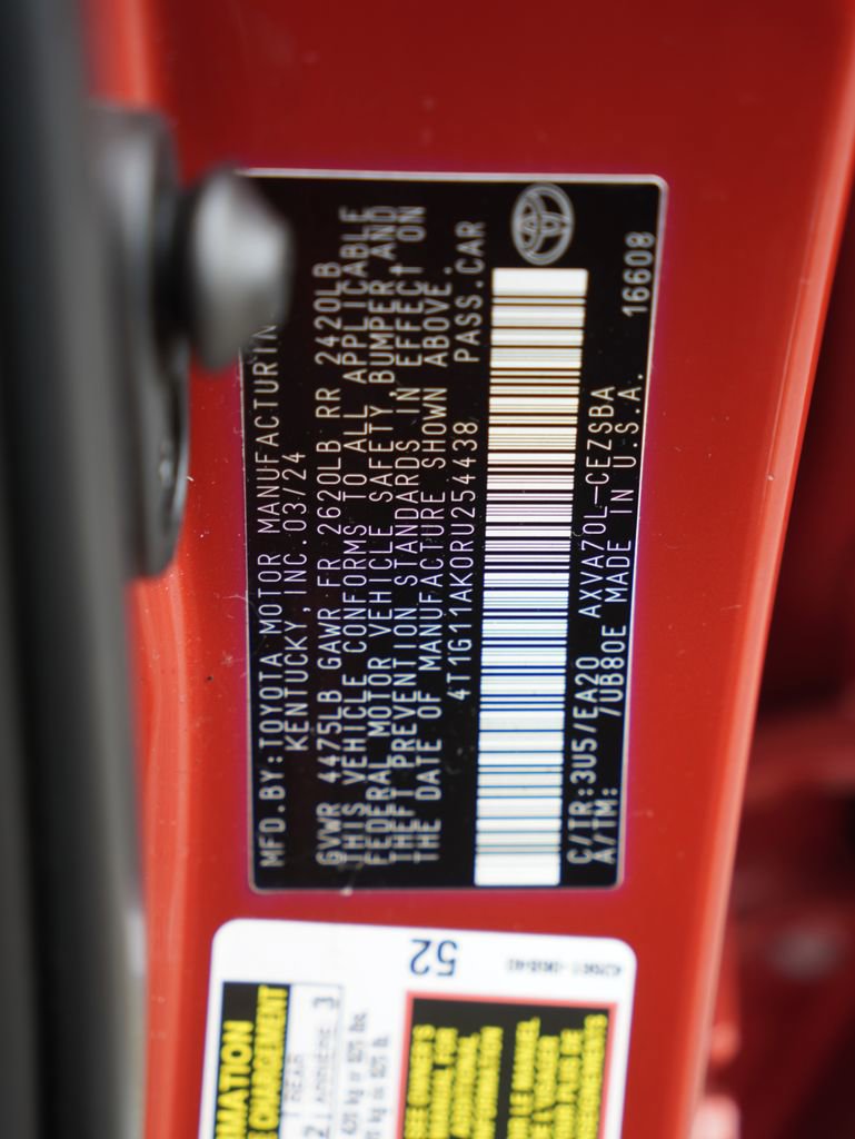 Used 2024 Toyota Camry SE FWD image 6