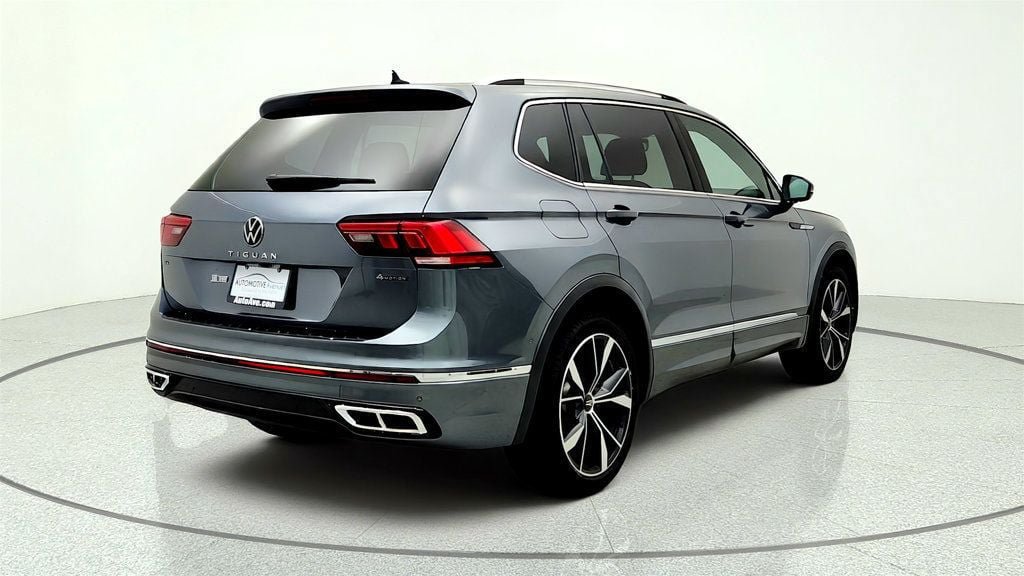 Used 2023 Volkswagen Tiguan SEL R-Line AWD/4WD image 5