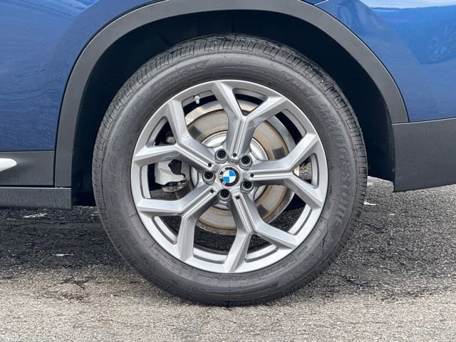 Certified 2025 BMW X4 xDrive30i image 4